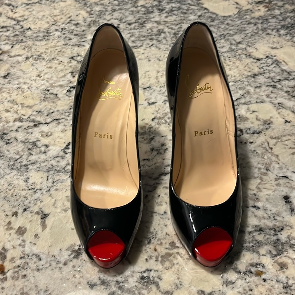 Christian Louboutin Black Pumps - New Very Privé